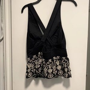 Express tank with ruffled white bottom